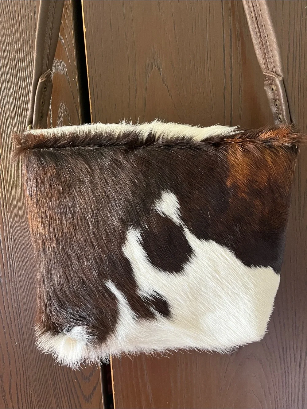 Genuine cowhide crossbody purse. Handmade. - Picture 3 of 10